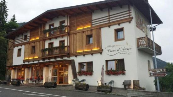 Albergo Croce D'Aune Pedavena Exteriör bild
