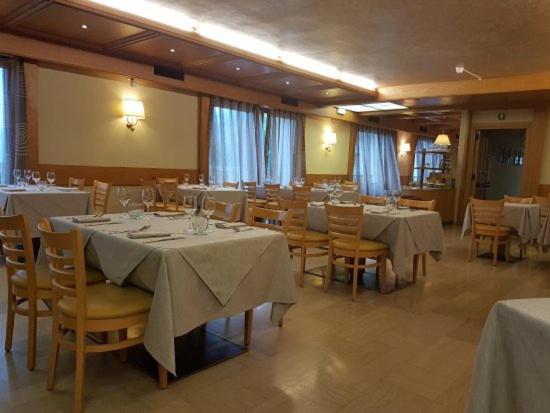 Albergo Croce D'Aune Pedavena Exteriör bild